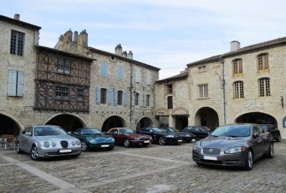 BASTIDE de LAUZERTE (82) place des Cornières