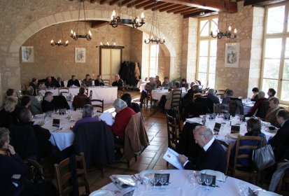 L'assemblée très attentive