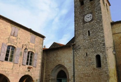 BASTIDE de LAUZERTE (82) place des Cornières